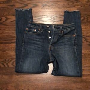 Buttons up Levi’s with trimmed ankle